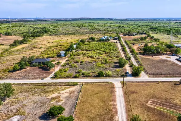 1345 Rich Ln, Buda, TX 78610