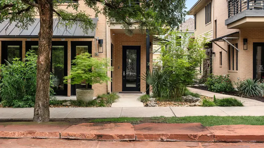 4552 Page St, Austin, TX 78723 - #2
