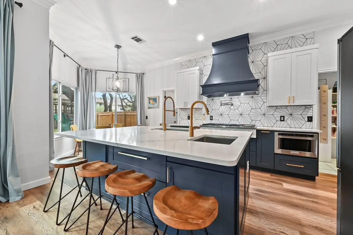 6609 W Oasis Dr, Austin, TX 78749 - Image #1