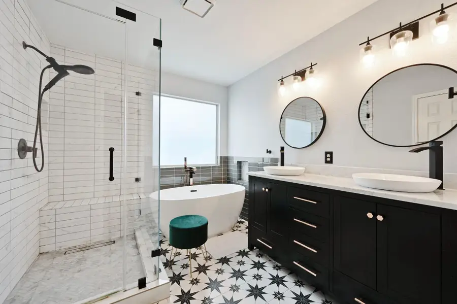 6609 W Oasis Dr, Austin, TX 78749 - Image #2