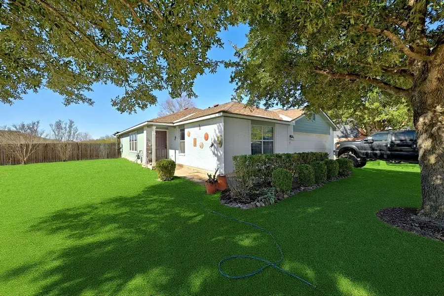 981 Shadow Creek Blvd, Buda, TX 78610 - Image #2