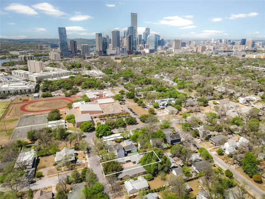 1706 Riverview St, Austin, TX 78702 - #3