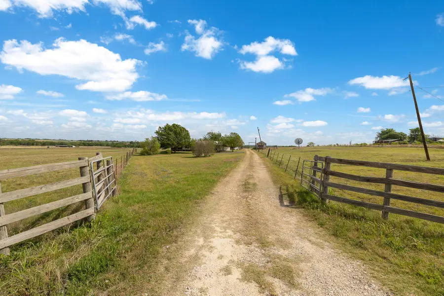 2351 County Road 487, Taylor, TX 76574 - #2