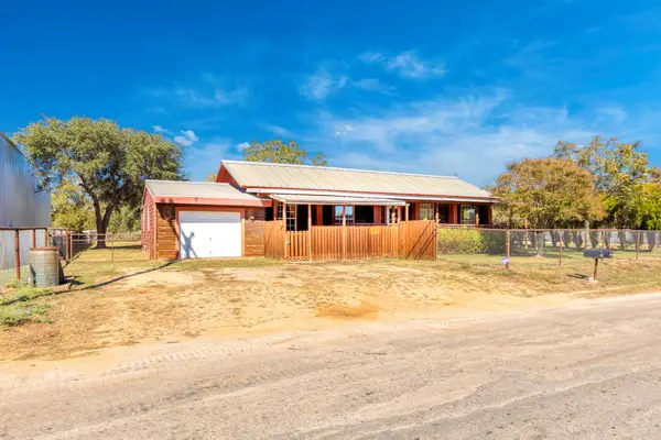 55 County Line Rd, Dale, TX 78616