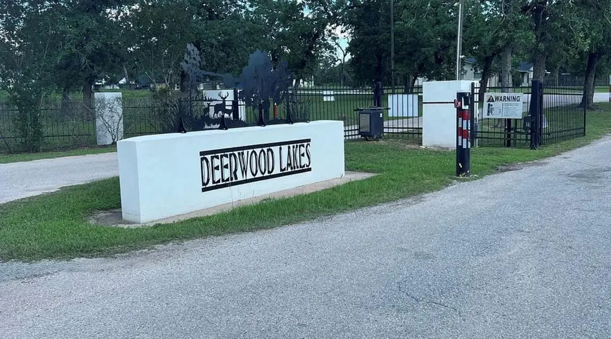 26642 Red Oak Dr, Hempstead, TX 77445 - #1