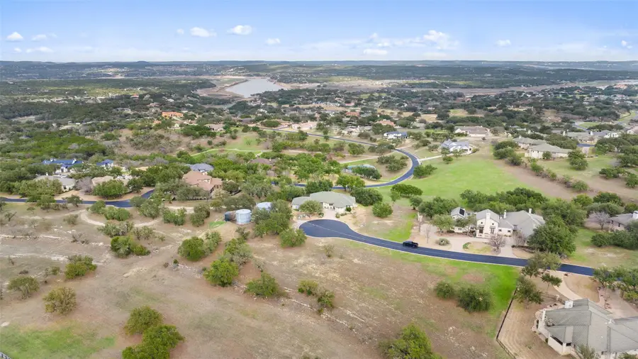 106 Quail Pt, Spicewood, TX 78669 - Image #2