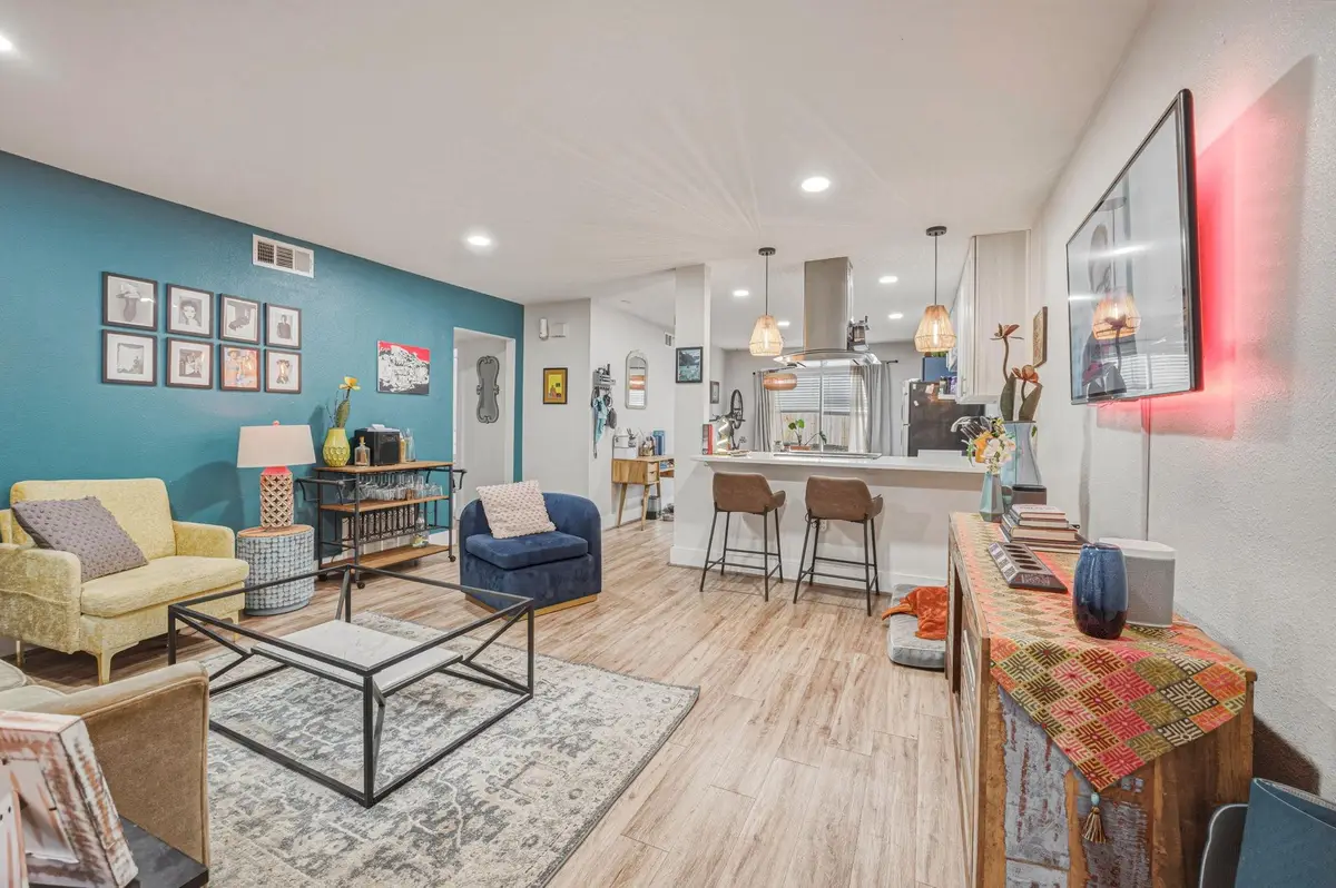 5332 Balcones Dr, Austin, TX 78731 - #1