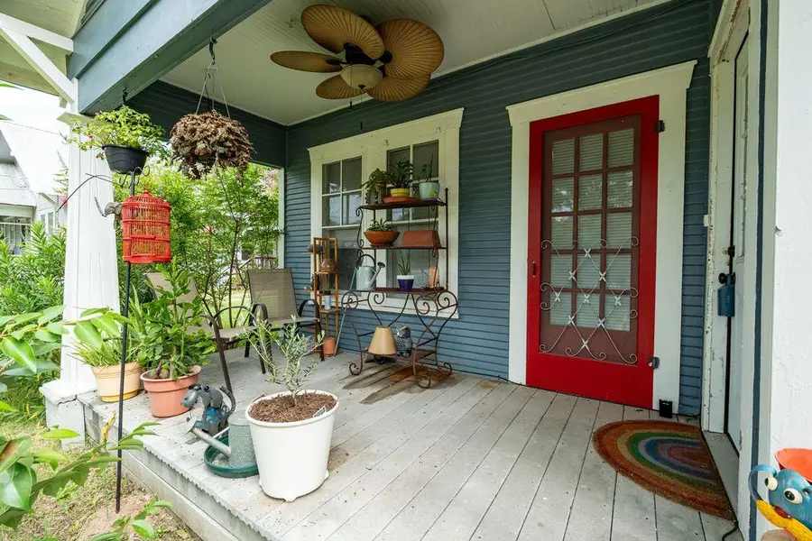 1111 Mclain St, Taylor, TX 76574 - Image #3