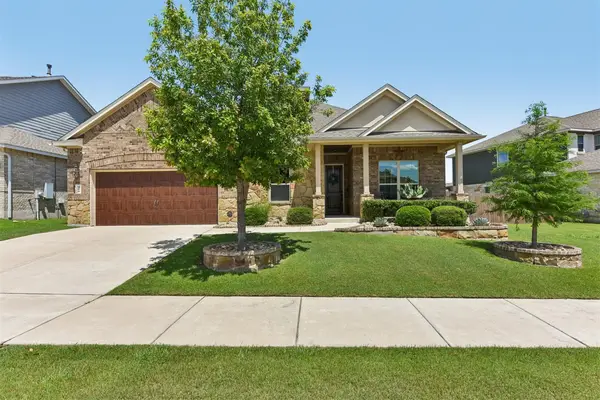 104 Skylark Ln, Hutto, TX 78634