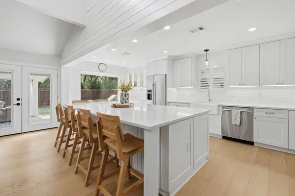 5017 Trail West Dr, Austin, TX 78735