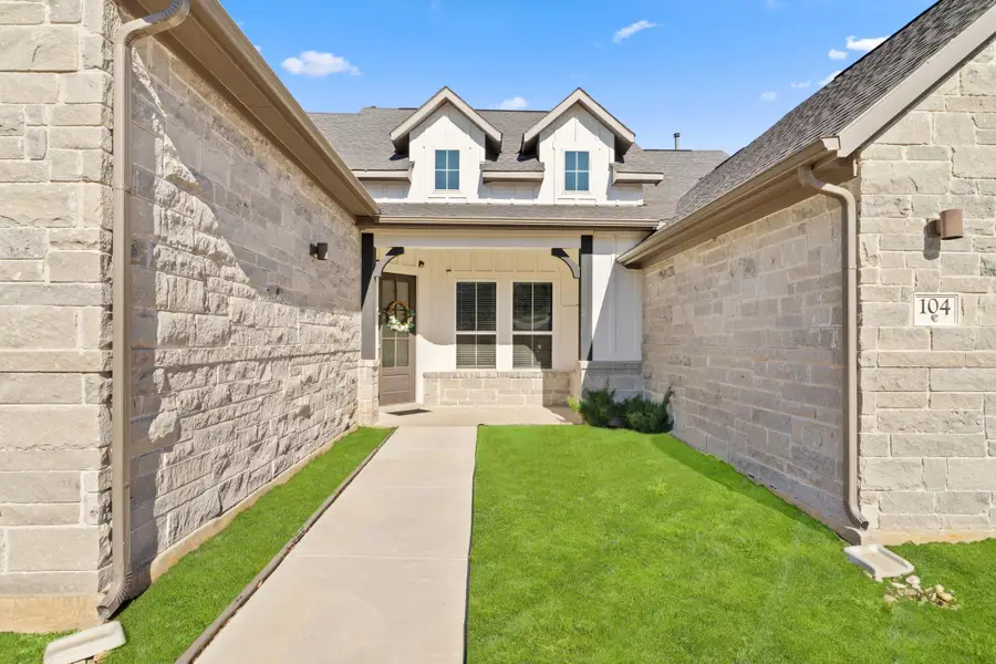 104 Rock Bend Court Rock Bend Ct, Marble Falls, TX 78654 - #2