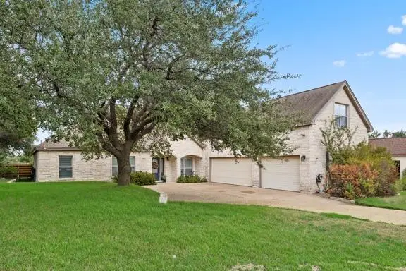 205 El Rio Dr, Lakeway, TX 78734