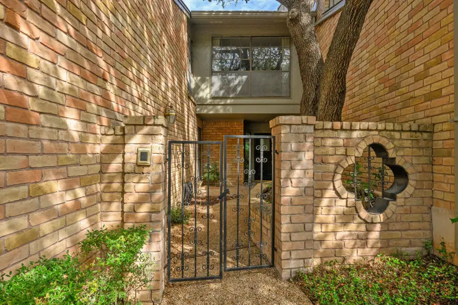 32 Woodstone Sq, Austin, TX 78703 - #2