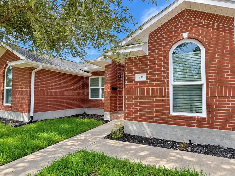 831 Whispering Oaks Drive, Giddings, TX 78942 - #3