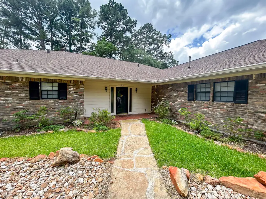 813 River Oaks Dr, Huntsville, TX 77340 - #3