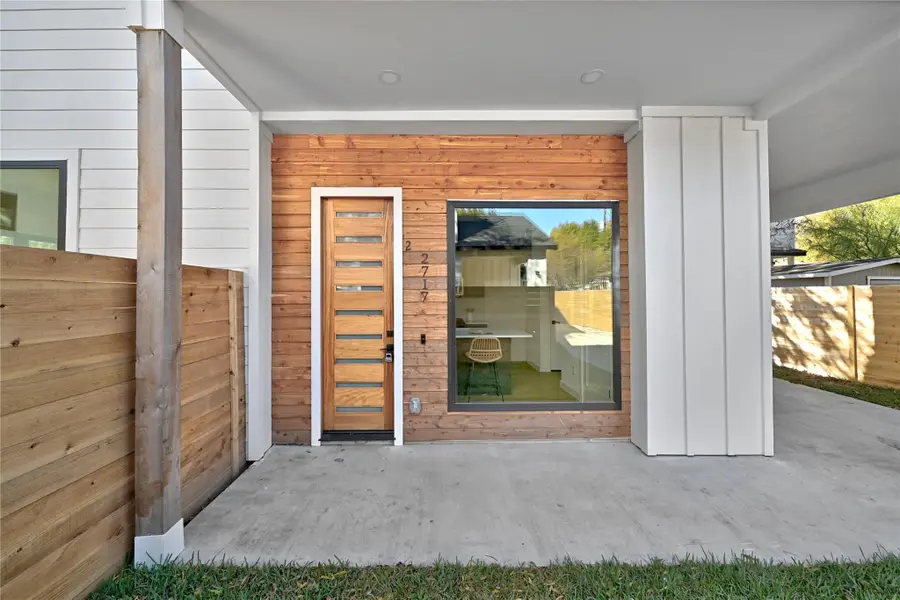 2717 Lyons Rd #2, Austin, TX 78702 - Image #2