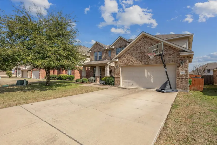 1004 Wallin Farms Cv, Hutto, TX 78634 - Image #2