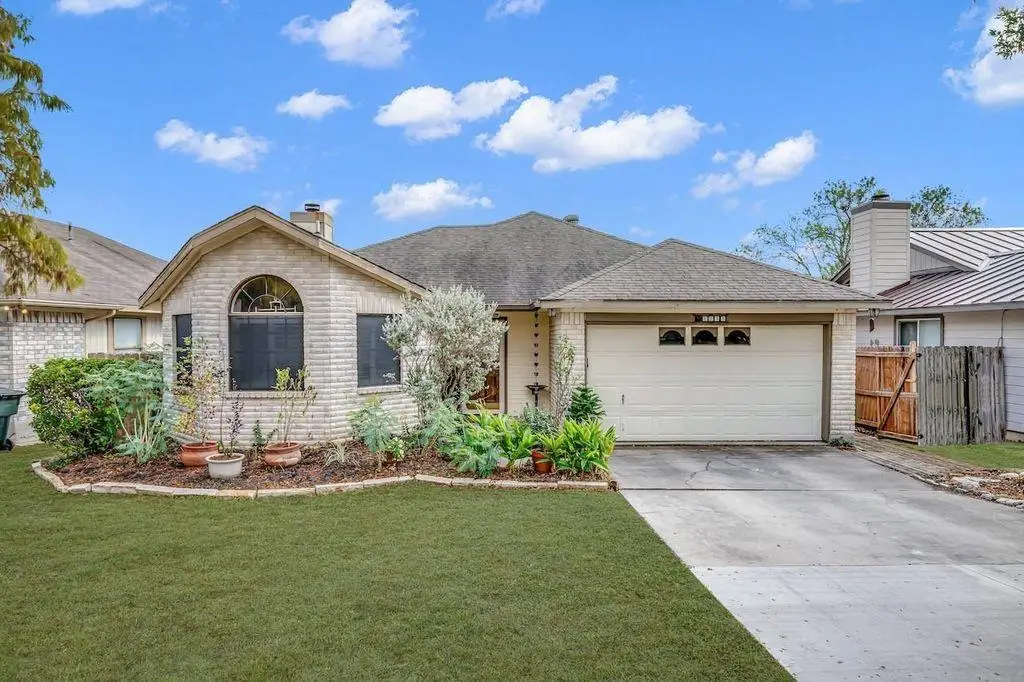 1133 Lago Vista St, San Marcos, TX 78666 - #1