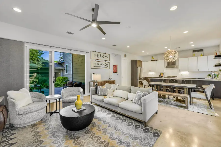 2100 E 10th St, Austin, TX 78702 - #3