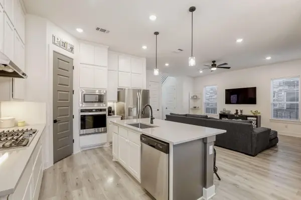 1309 Kneehigh Ln, Georgetown, TX 78633