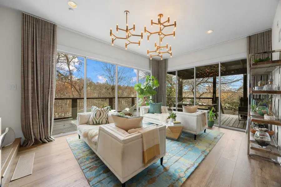 7643 Parkview Cir, Austin, TX 78731 - Image #2