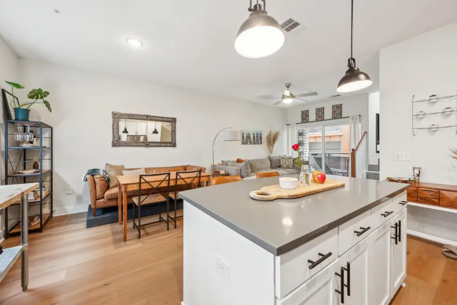 2827 Manor Rd #3104, Austin, TX 78722 - #2