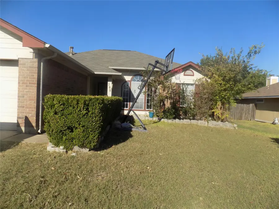 209 Crystal Knoll Blvd, Georgetown, TX 78626 - Image #2