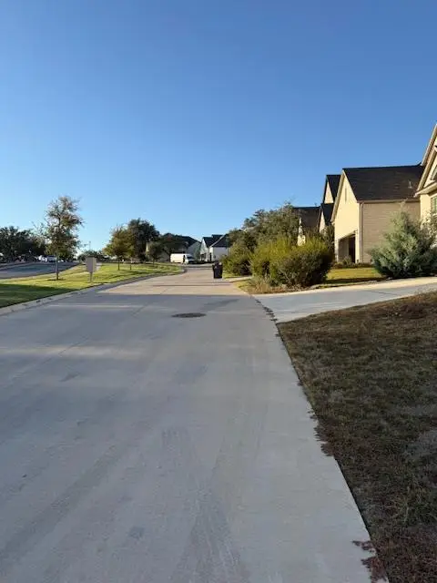 1533 Jay Wolf Dr, Georgetown, TX 78628 - Image #2