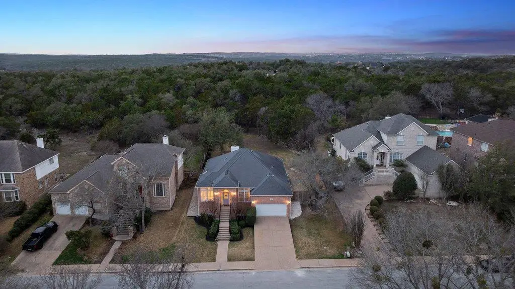 2200 Cliffs Edge Dr, Austin, TX 78733 - #1