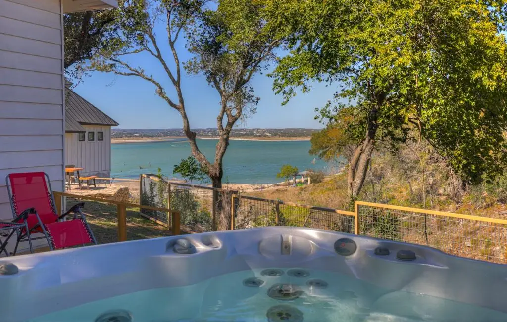 901 Glenn Dr, Canyon Lake, TX 78133 - #1