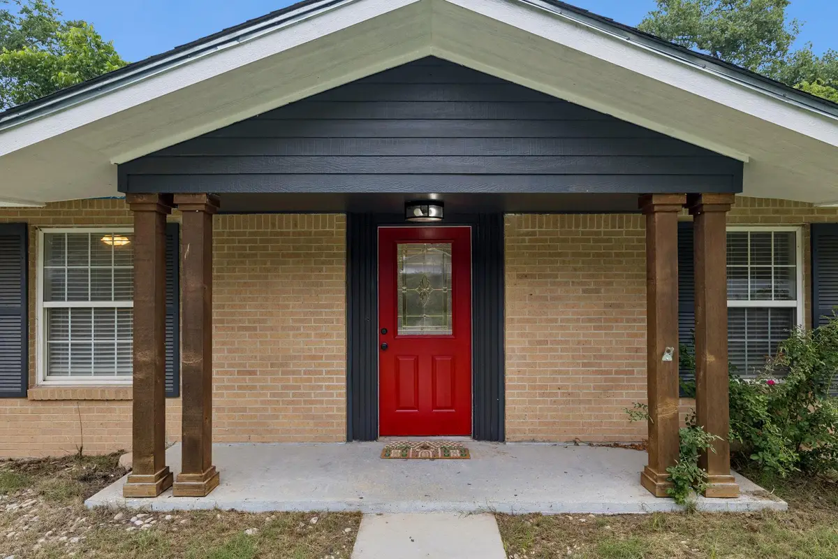 202 E Tate St, Burnet, TX 78611 - #1