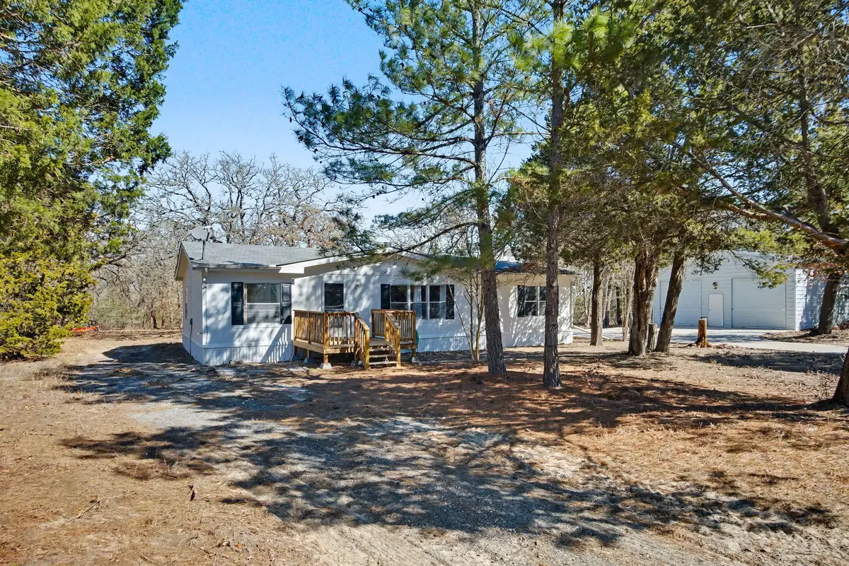 182 Wayside Ct, Elgin, TX 78621 - #1