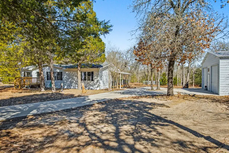 182 Wayside Ct, Elgin, TX 78621 - #3