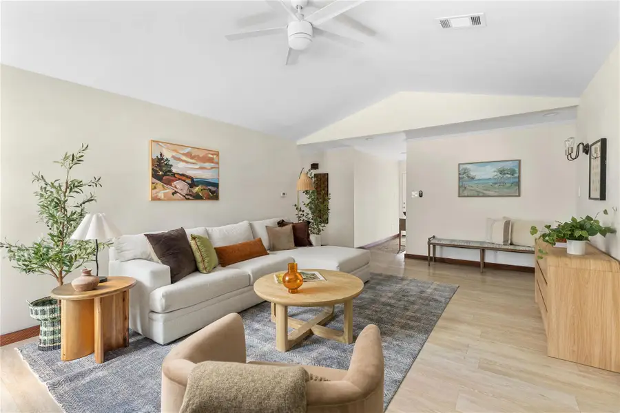 2301 Village Cir, Austin, TX 78745 - #2