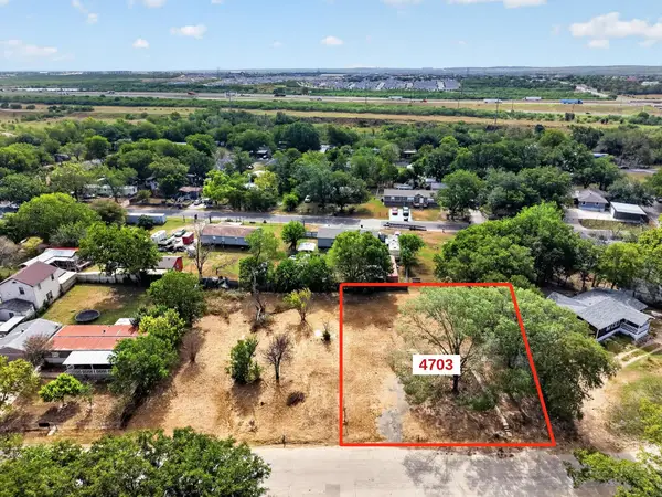 4703 Whirlaway St, Del Valle, TX 78617