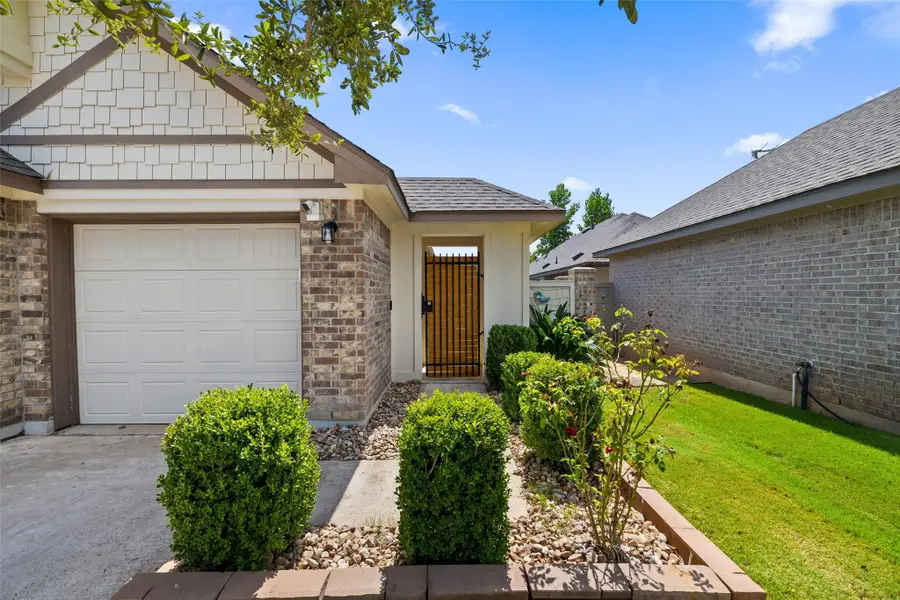 118 Trailstone Dr, Bastrop, TX 78602 - #2
