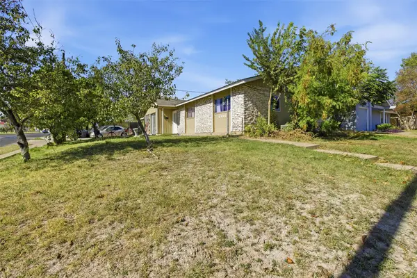 8406 Maine Dr, Austin, TX 78758