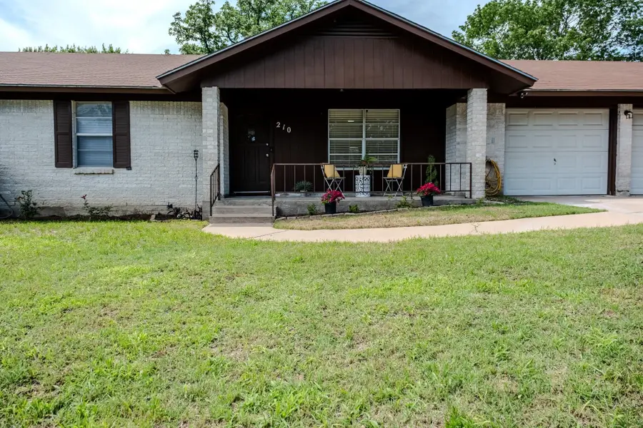 210 Loesch Dr, Elgin, TX 78621 - #3