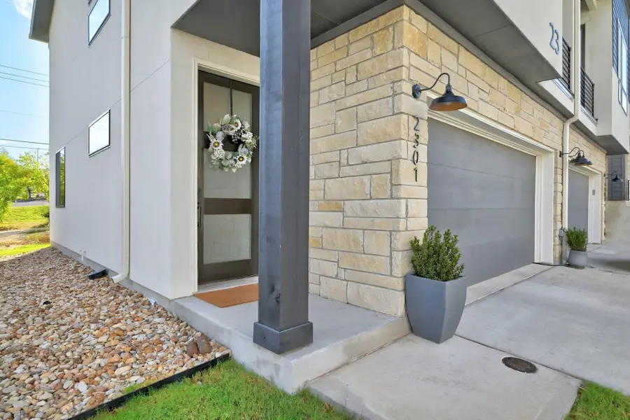 2050 Lohmans Spur Rd #2301, Lakeway, TX 78734 - Image #2