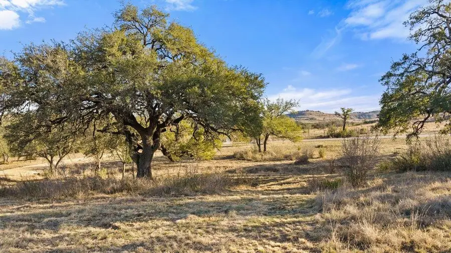 885 Stanton Rd, Johnson City, TX 78636 - #2