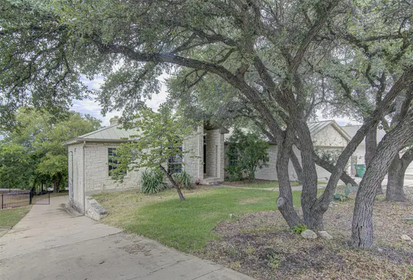 5006 Thunderbird St, Lago Vista, TX 78645