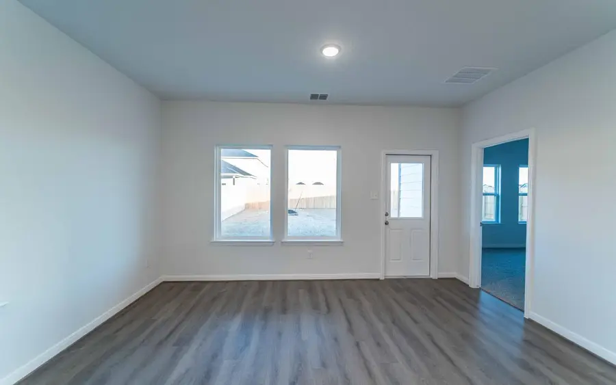 1224 Marvin Grv, Seguin, TX 78155 - Image #2