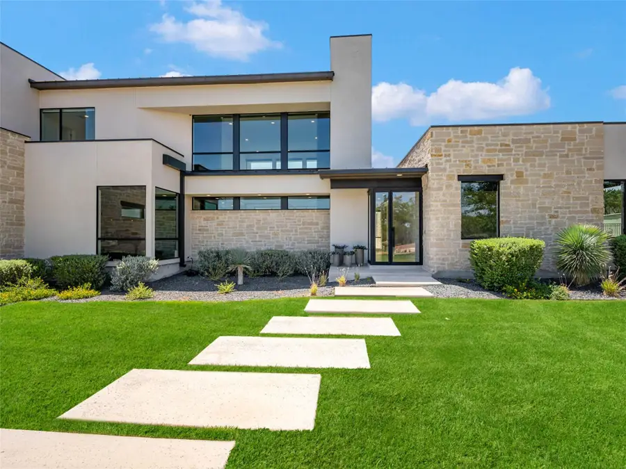 211 Wellesley Hill Hl, Shavano Park, TX 78231 - Image #2