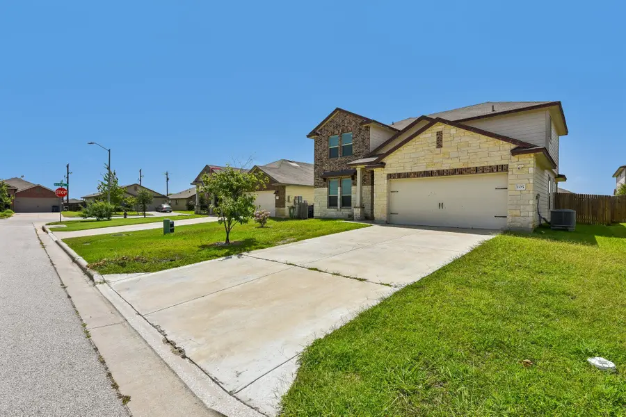 105 Green Jay Dr, Jarrell, TX 76537 - #3