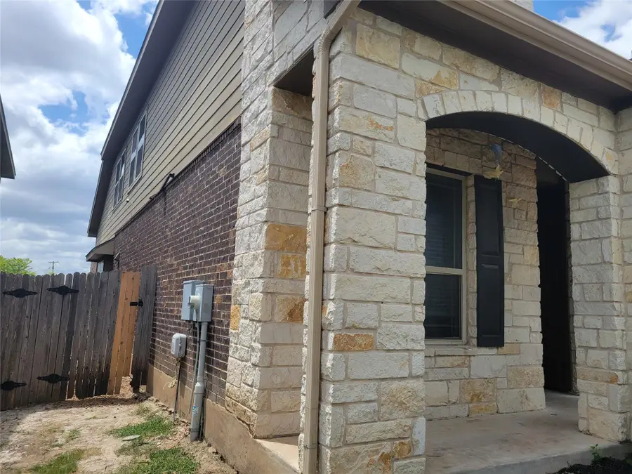225 Shale Cir, Buda, TX 78610 - #2