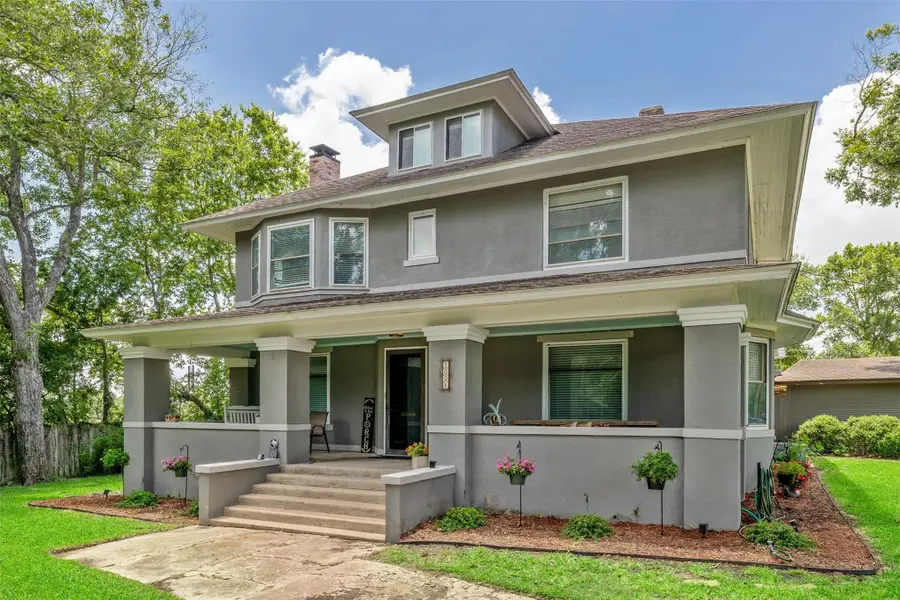 1004 Mitchell St, Gonzales, TX 78629 - Image #2