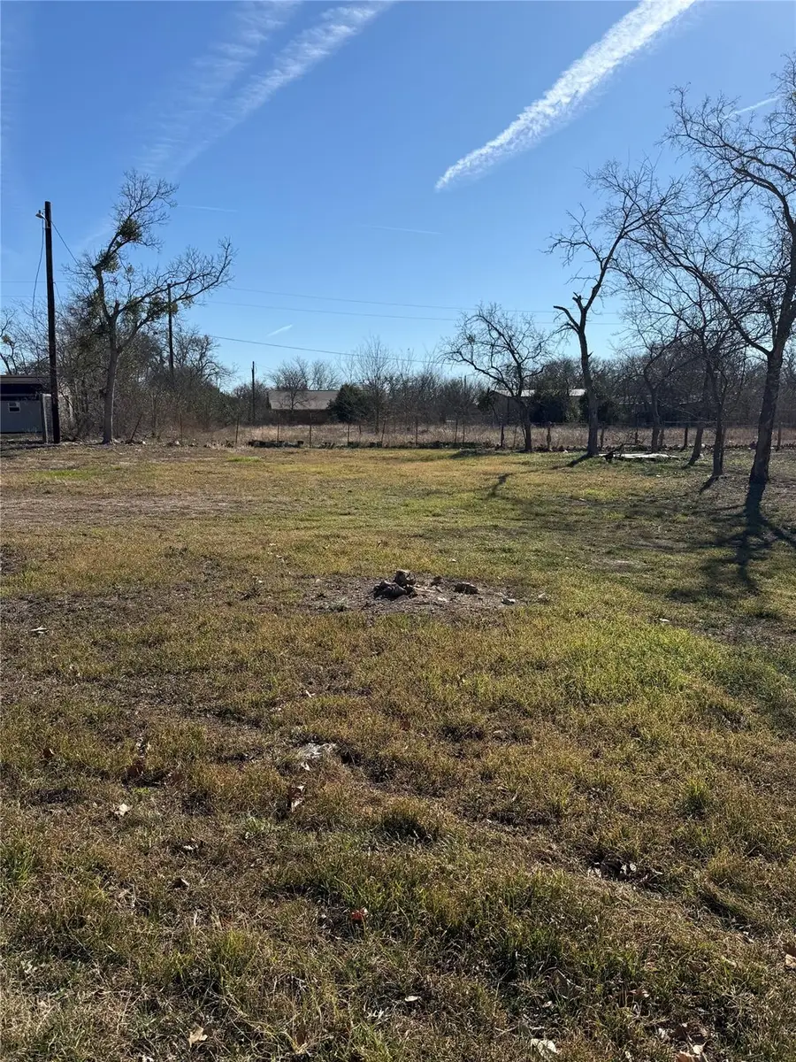 105 Russell St, Liberty Hill, TX 78642 - Image #2