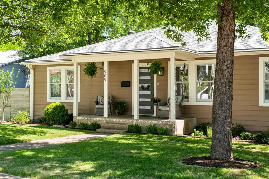 909 Ruth Ave, Austin, TX 78757 - #2
