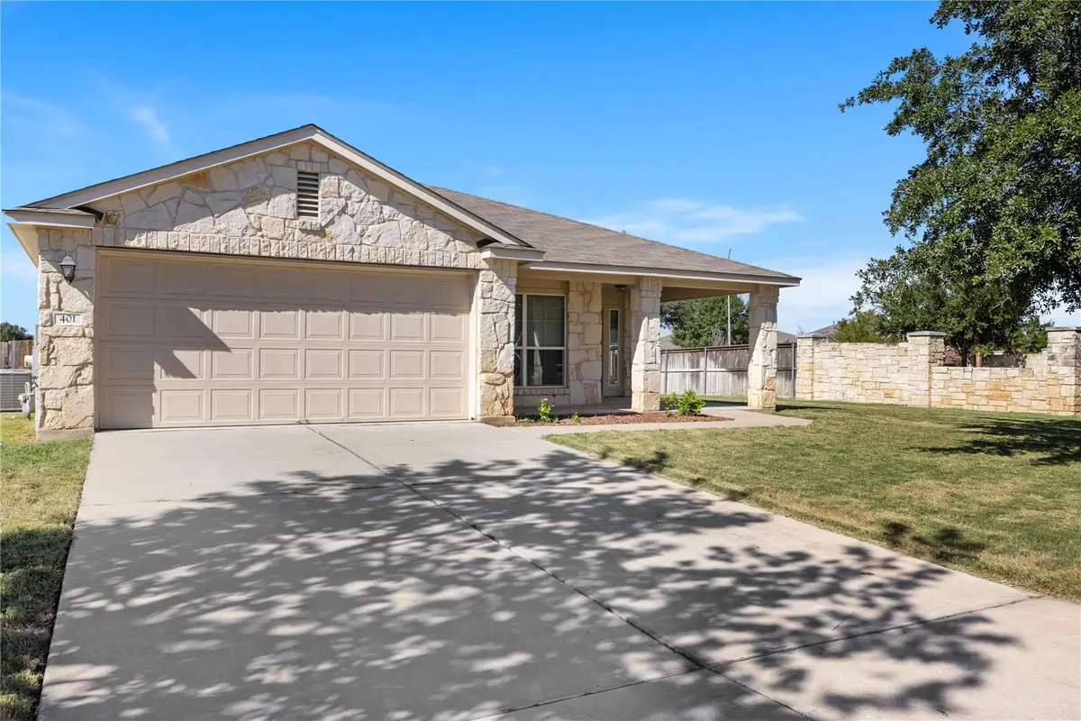 401 S Hunting Lodge Ln, Bastrop, TX 78602 - Image #1