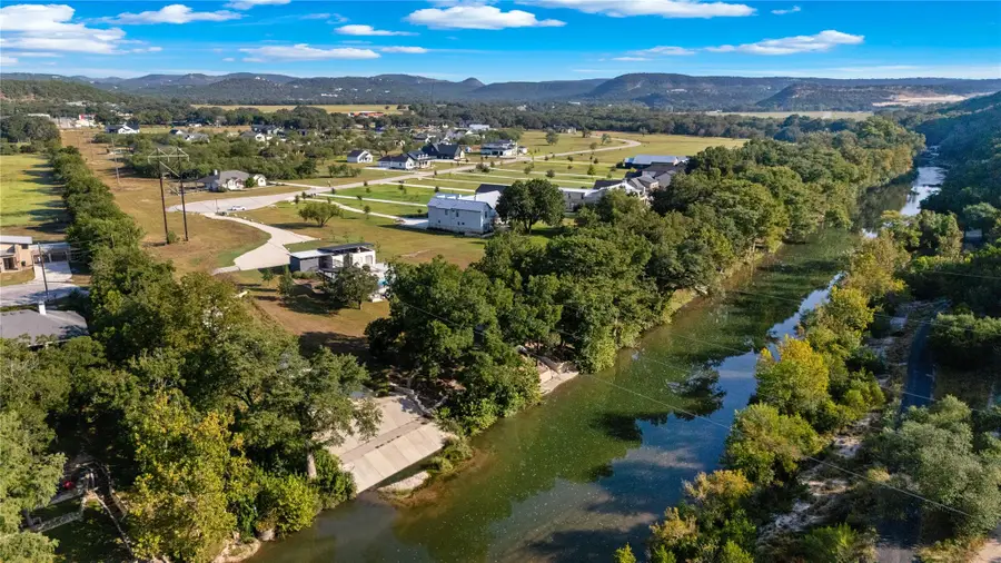 832 Wade Rd, New Braunfels, TX 78132 - Image #3